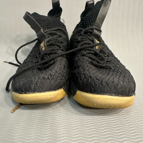 NIKE LEBRON 15 - Picture 2 of 7